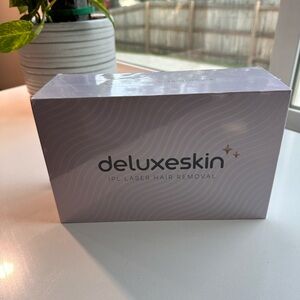Deluxe Skin Laser Hair Remover